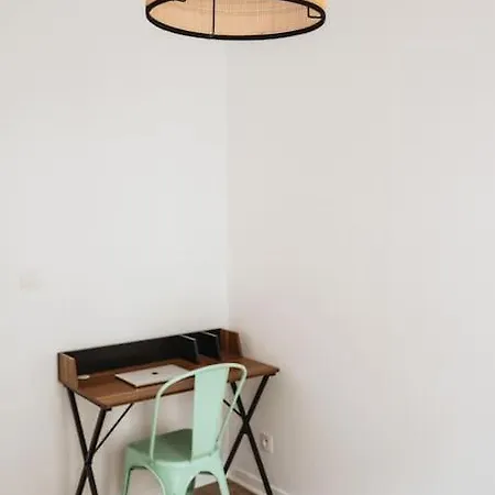 Lägenhet Center Rue Zola : Space And Comfort